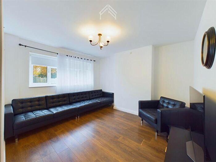 4 Bedroom House To Rent In The Broadway, Harrow, HA3