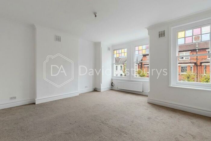 1 Bedroom Apartment To Rent In Ferme Park Road, Crouch End, London, N8