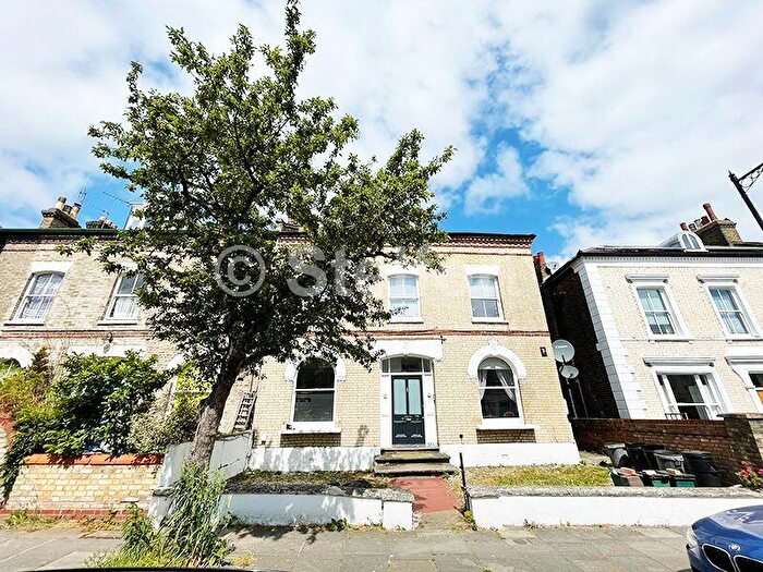 1 Bedroom Flat To Rent In Beacon Hill, London, N7
