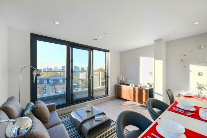 2 Bedroom Apartment To Rent In Bethwin Road, London, SE5