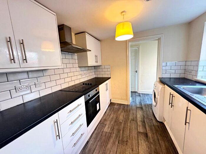 3 Bedroom Terraced House For Sale In Albert Avenue, Hull, HU3