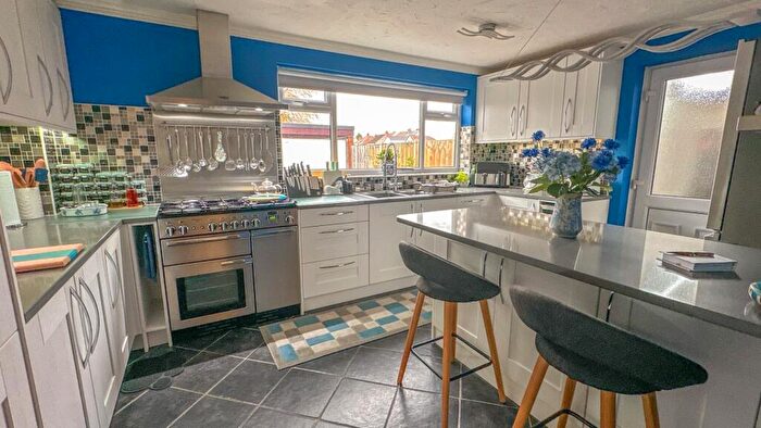 4 Bedroom Detached House For Sale In The Long Shoot, Nuneaton, CV11