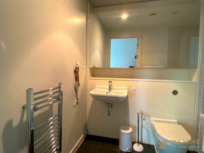 2 Bedroom Flat To Rent In Deansgate, Beetham Tower, M3