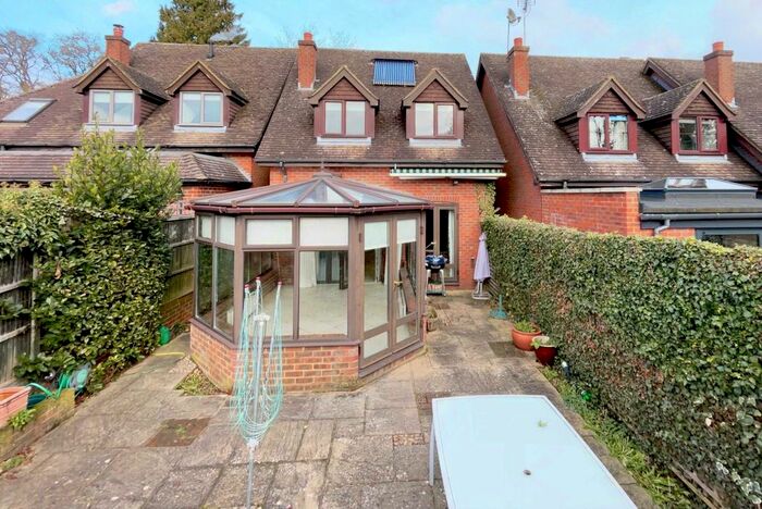 2 Bedroom Detached House To Rent In Bury Hill, Lockers Park, HP1