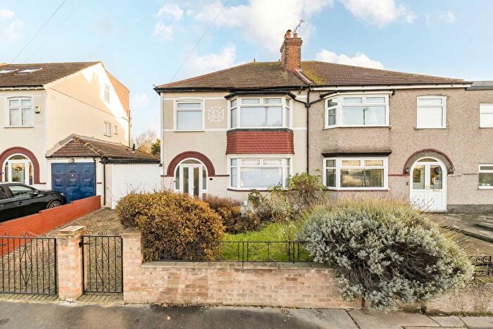 3 Bedroom Semi Detached House For Sale In Green Lane, Thornton Heath, CR7