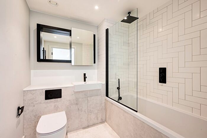 1 Bedroom Flat To Rent In Clifton Mansions, Park Avenue, NW2