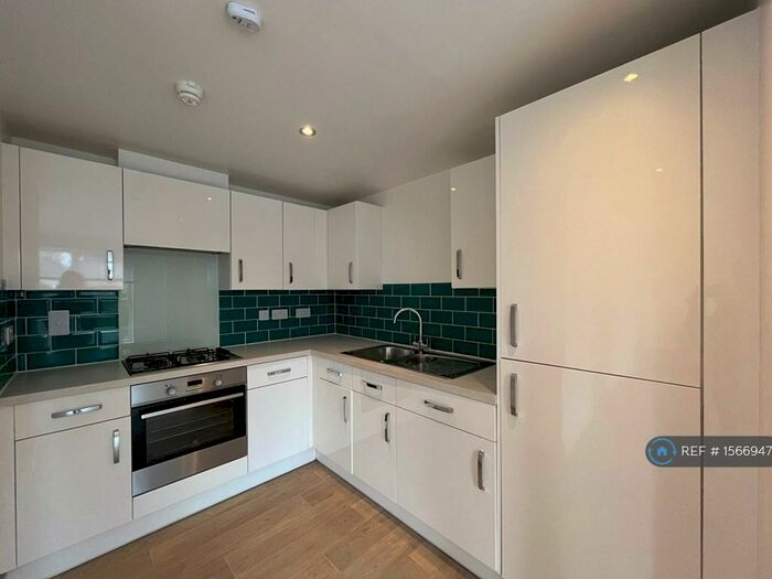 2 Bedroom Flat To Rent In Harrow View, Harrow, HA2