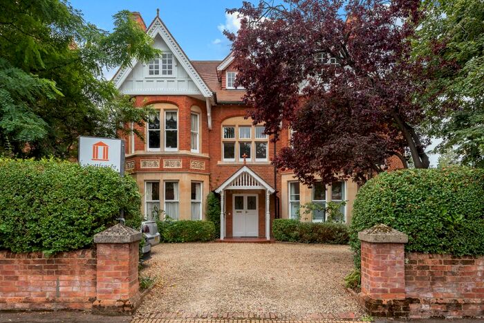 2 Bedroom Flat To Rent In Rawlinson Road, Oxford, OX2