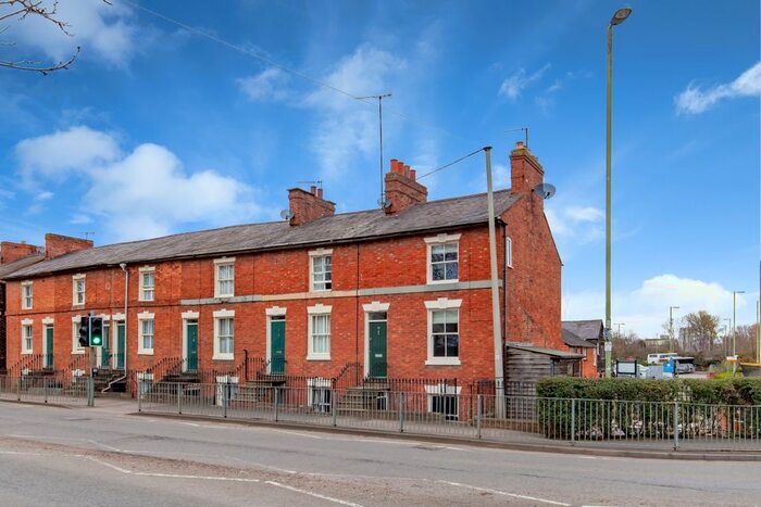 3 Bedroom End Of Terrace House To Rent In Castle Street, Banbury, OX16