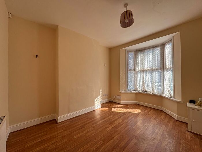 3 Bedroom Terraced House To Rent In Bowyer Road, Birmingham, B8