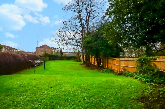 2 Bedroom Flat To Rent In Ellison Road, Streatham Common, London, SW16