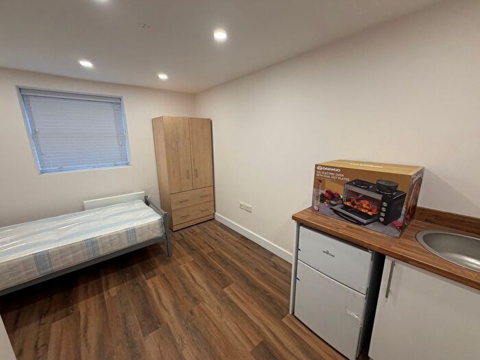 Studio To Rent In Liverpool Road, London, N1