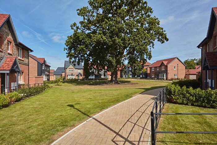 4 Bedroom Detached House For Sale In Highlands Lane, Rotherfield Greys, Henley-on-Thames, Oxfordshire, RG9