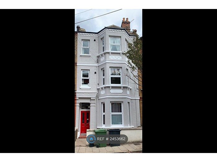 2 Bedroom Flat To Rent In Handforth Road, London, SW9