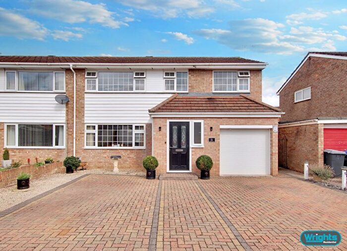 4 Bedroom Semi-Detached House For Sale In Cadby Close, Trowbridge, BA14