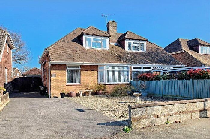 3 Bedroom Chalet For Sale In Martin Avenue, Stubbington, PO14