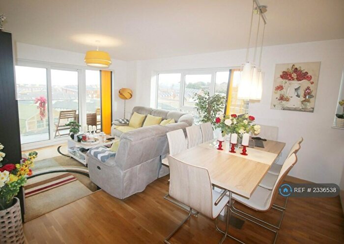 3 Bedroom Flat To Rent In Old Field Place, Dartford, DA1