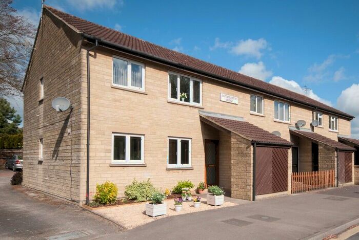 2 Bedroom Flat To Rent In Newlands Road, Corsham, SN13