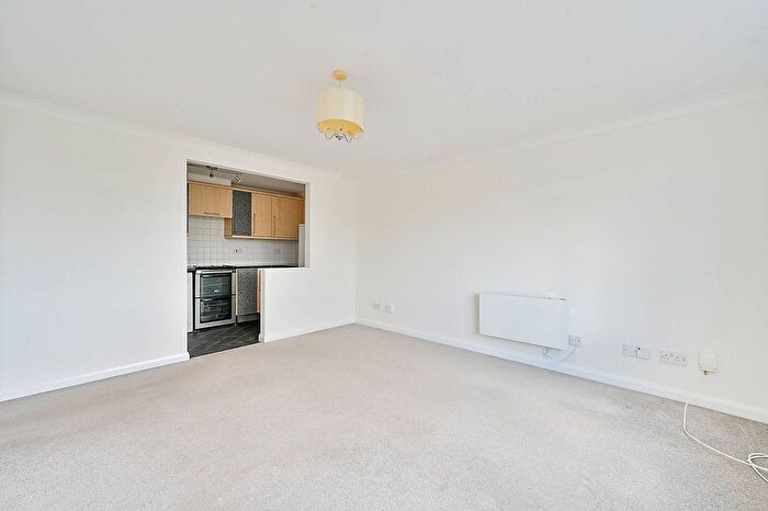 2 Bedroom Flat For Sale In Regents Court, Kingston, Kingston Upon Thames, KT2