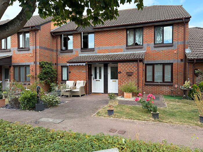 1 Bedroom Property For Sale In Berryscroft Road, Staines-Upon-Thames, TW18