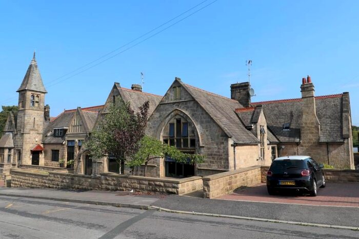 3 Bedroom Property To Rent In Park Place, Batter Lane, Rawdon, Leeds, LS19