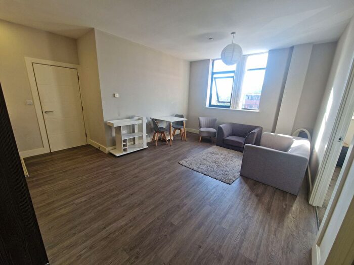 1 Bedroom Flat To Rent In Greenleigh Court, Dawsons Square, Leeds, West Yorkshire, Uk, LS28