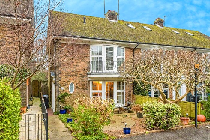 4 Bedroom End Of Terrace House For Sale In Rufus Close, Lewes, BN7