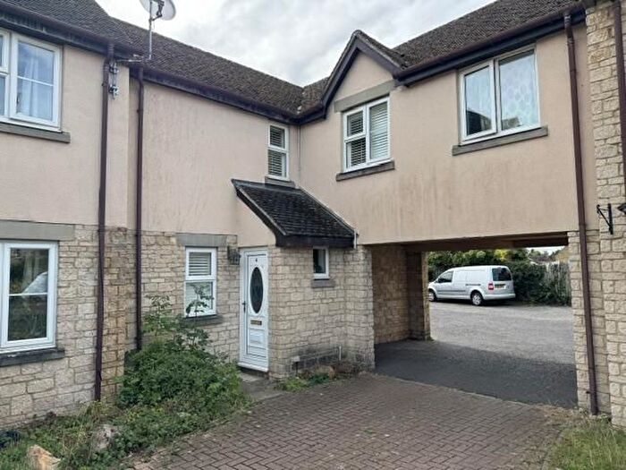 3 Bedroom Town House For Sale In Beauchamp Close, Fairford, GL7