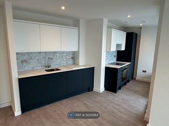 3 Bedroom Flat To Rent In Orla Lodge, Harrow, HA1