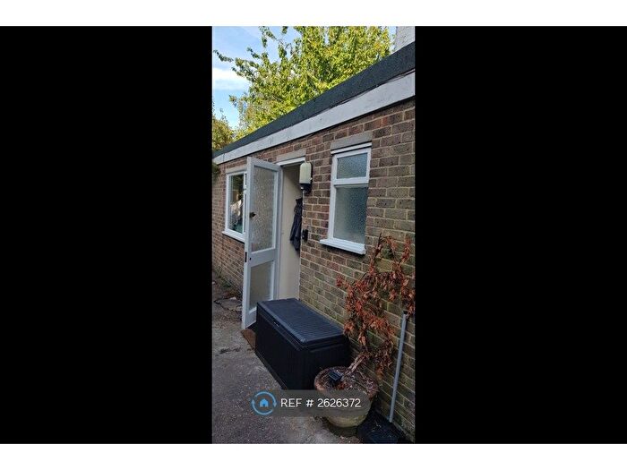 1 Bedroom Flat To Rent In Worthing, Worthing, BN14