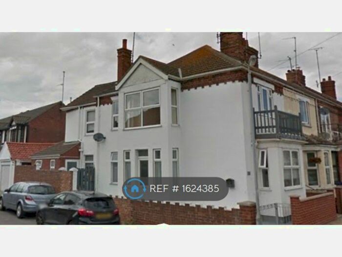 3 Bedroom Semi-Detached House To Rent In Gorleston, Gorleston, NR31