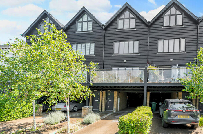 4 Bedroom Terraced House For Sale In Conyer Quay, Conyer, Sittingbourne, Kent, ME9