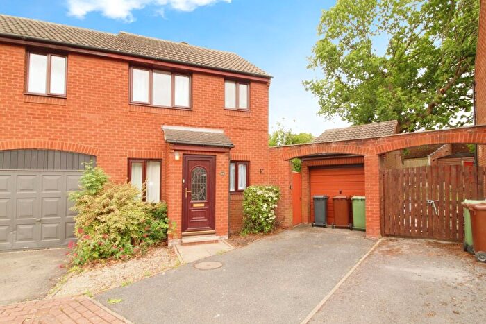 3 Bedroom Terraced House To Rent In Penlands Lawn, Leeds, West Yorkshire, LS15