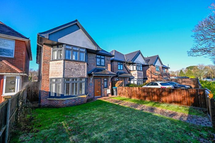 4 Bedroom Detached House For Sale In Gravel Hill, Wimborne, BH21