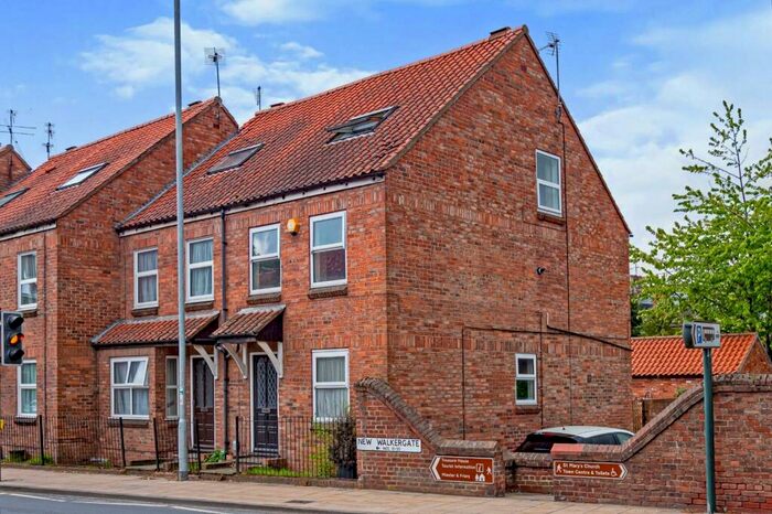 3 Bedroom End Of Terrace House To Rent In New Walkergate, Beverley, East Yorkshire, HU17