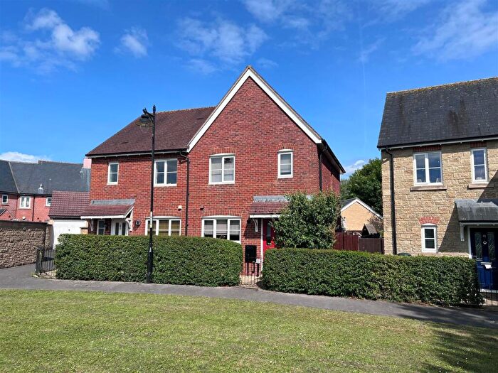 3 Bedroom Semi-Detached House For Sale In Marlott Road, Gillingham, SP8