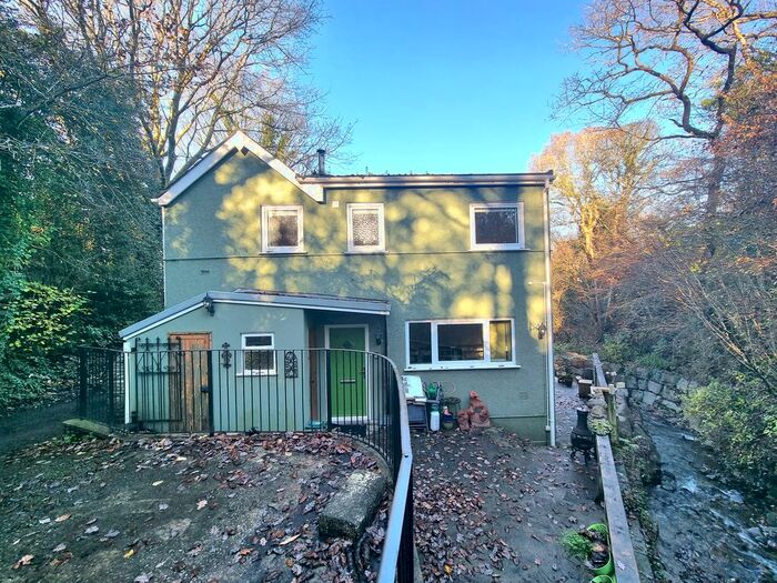 3 Bedroom Detached House For Sale In Balaclava Road, Glais, Swansea, SA7