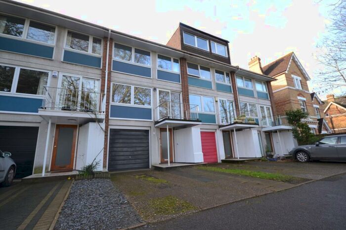 3 Bedroom Terraced House To Rent In Foxgrove Road Beckenham, BR3
