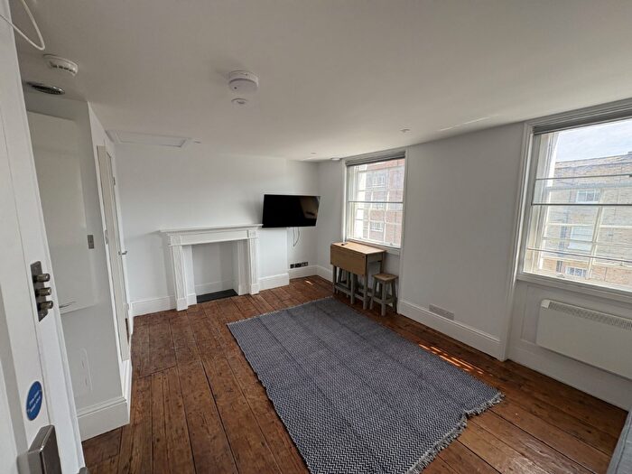 Apartment To Rent In Studio Flat, Gloucester Place, Baker Street, NW1