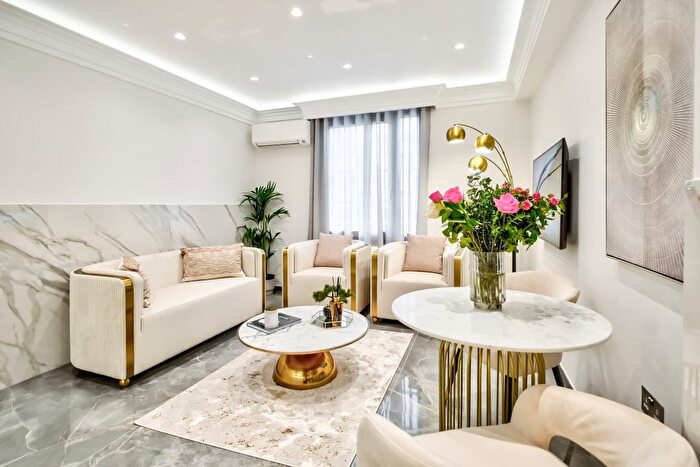 2 Bedroom Flat To Rent In Cumberland Court Great Cumberland Place, London, W1H