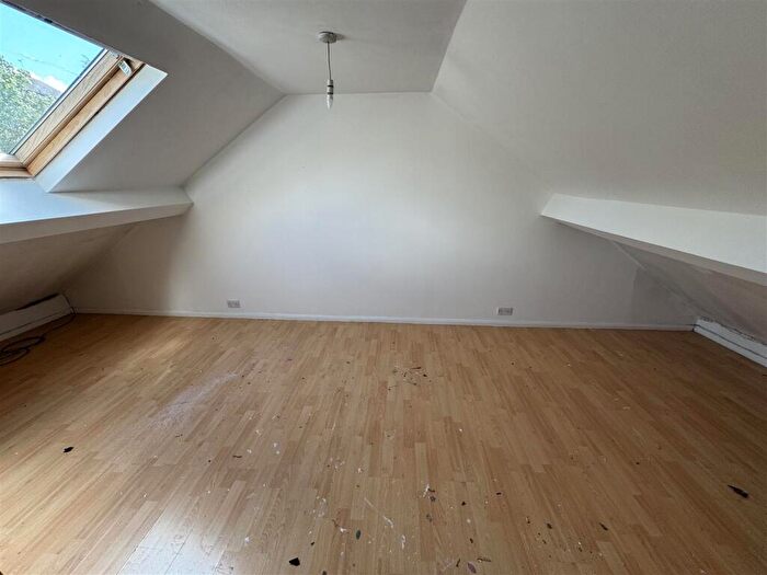 2 Bedroom House For Sale In Leeming Lane South, Mansfield Woodhouse, Mansfield, NG19