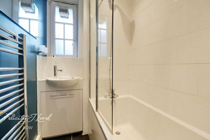 3 Bedroom Flat For Sale In Bow Road, London, E3