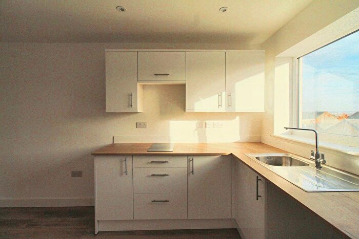 2 Bedroom Flat To Rent In Chalk Court, Villa Street, Beeston, NG9