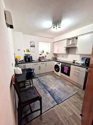 1 Bedroom Flat To Rent In Highland Court, Gordon Road, South Woodford, E18