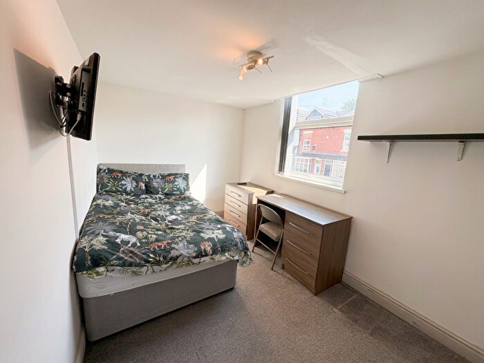 1 Bedroom House To Rent In Teignmouth Road - Room, Selly Oak, West Midlands, B29