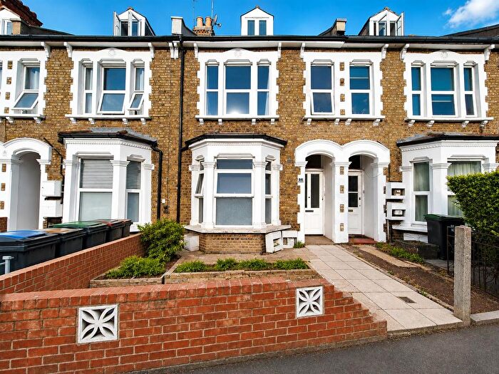 3 Bedroom Flat To Rent In Trinity Road, London, N22