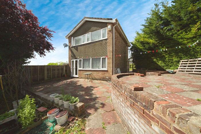3 Bedroom Detached House For Sale In Buchanan Drive, Luton, LU2