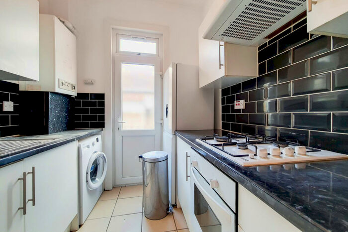 1 Bedroom Flat To Rent In Rockmount Road, Plumstead, London, SE18