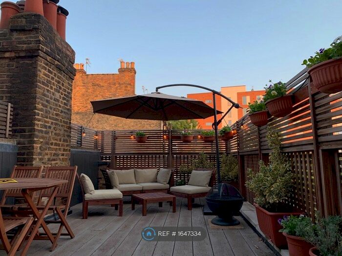 Studio To Rent In Iverson Road, London, NW6