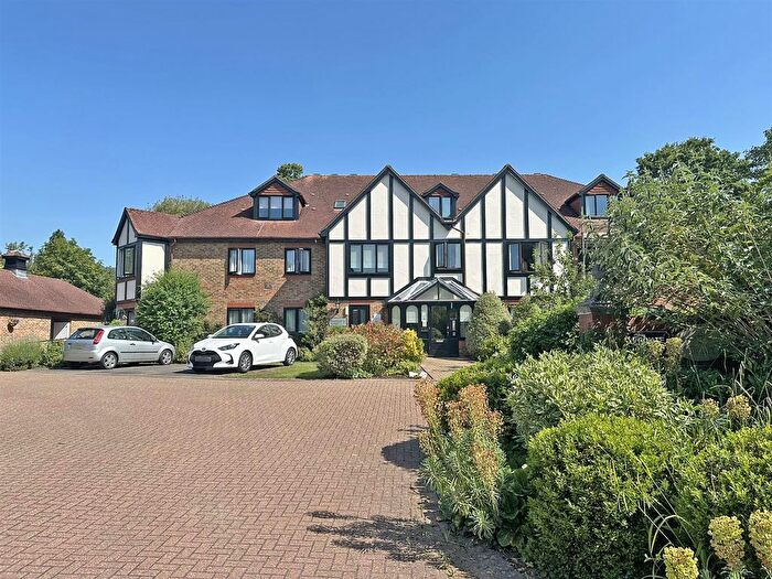 1 Bedroom Property For Sale In Wray Park Road, Reigate, RH2